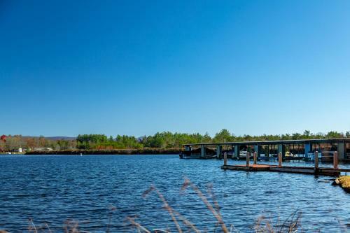 Hotel Crown Resorts At Lake Tansi East