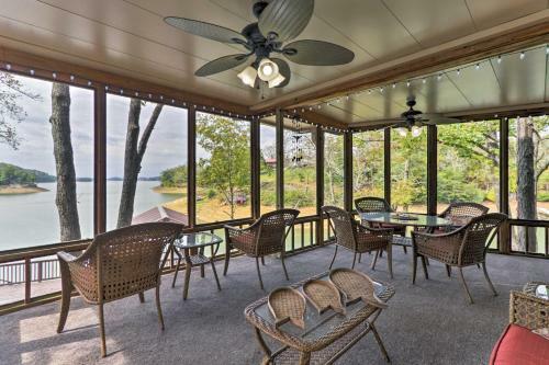 Remodeled Lakefront Dandridge Home With Deck And Dock!