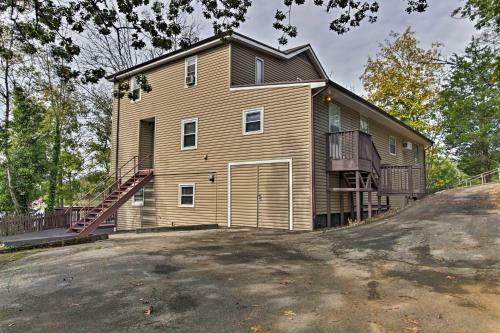 Remodeled Lakefront Dandridge Home With Deck And Dock!