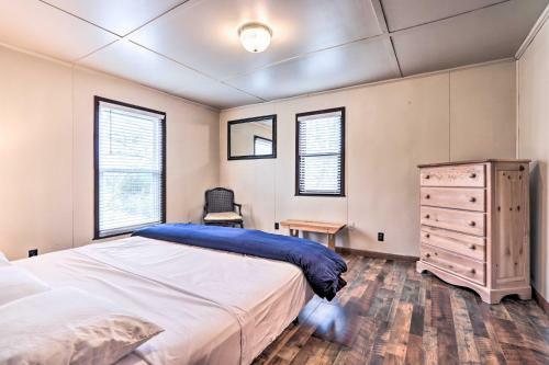 Remodeled Lakefront Dandridge Home With Deck And Dock!