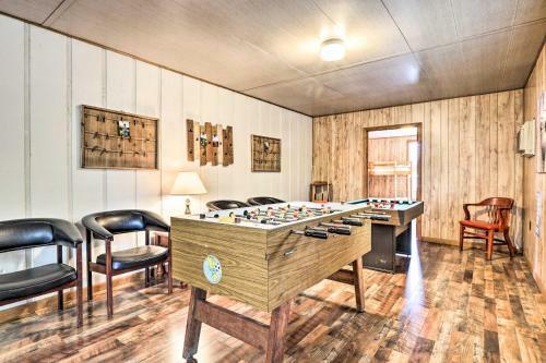 Remodeled Lakefront Dandridge Home With Deck And Dock!