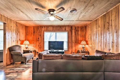 Remodeled Lakefront Dandridge Home With Deck And Dock!