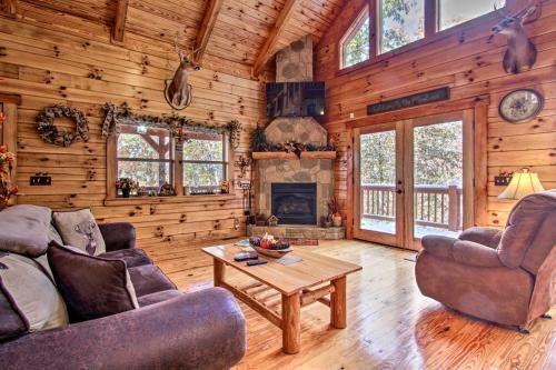 Secluded Smoky Mountain Retreat With Wraparound Deck!