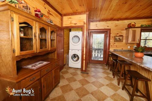 Splash N' Play #524 By Aunt Bug's Cabin Rentals