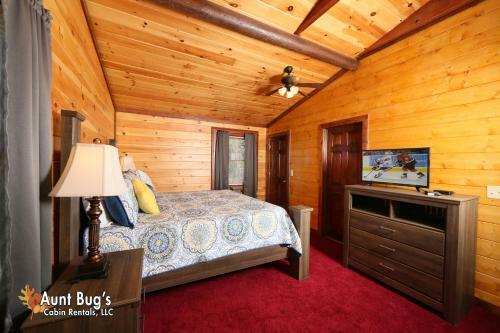 Splash N' Play #524 By Aunt Bug's Cabin Rentals