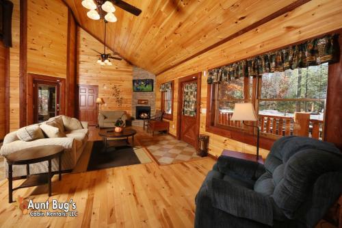 Splash N' Play #524 By Aunt Bug's Cabin Rentals