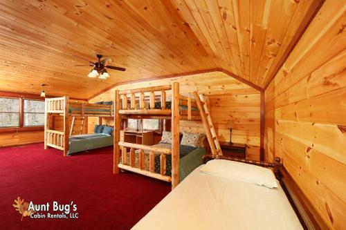 Splash N' Play #524 By Aunt Bug's Cabin Rentals