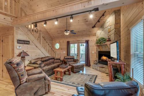 Country Dreams- Mtn View Near Ocoee River