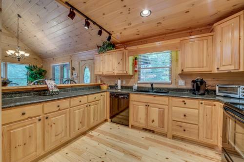 Country Dreams- Mtn View Near Ocoee River