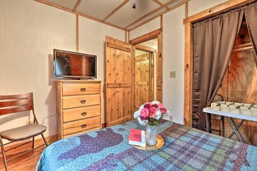 Cosby Cozy Cove Escape With Deck And Fire Pit!