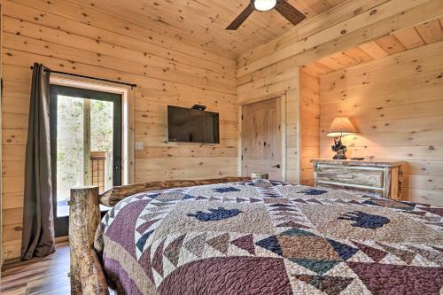 Spacious Mountain Retreat With Hot Tub And Views!