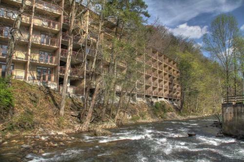 Hotel Greystone Lodge On The River