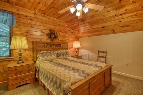 Mountain Hideaway #338 By Aunt Bug's Cabin Rentals