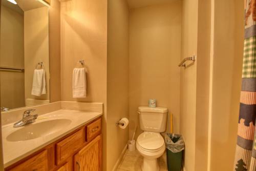 Mountain Hideaway #338 By Aunt Bug's Cabin Rentals
