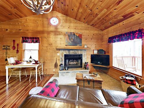 Dove?s Nest - Charming Cabin Cabin