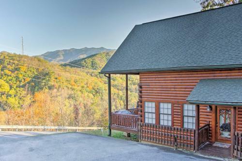 Expansive Cabin In Gatlinburg With Luxury Amenities!