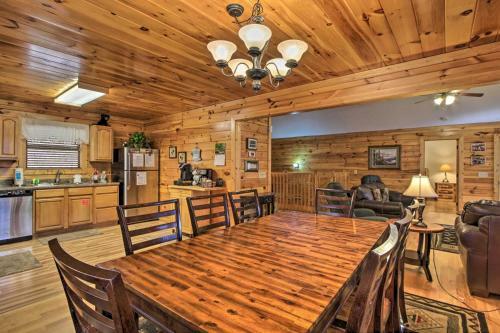 Gatlinburg High End Cabin: Hot Tub, Pool Table, And More!