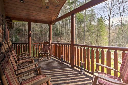 Gatlinburg High End Cabin: Hot Tub, Pool Table, And More!