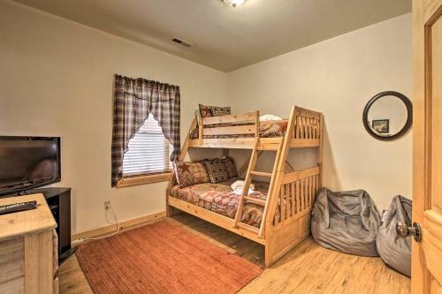 Gatlinburg High End Cabin: Hot Tub, Pool Table, And More!