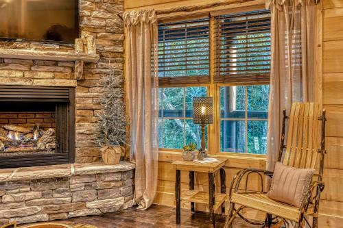 Noir Pine Creekside Chalet