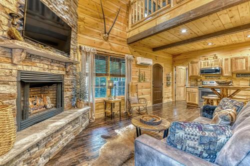 Noir Pine Creekside Chalet