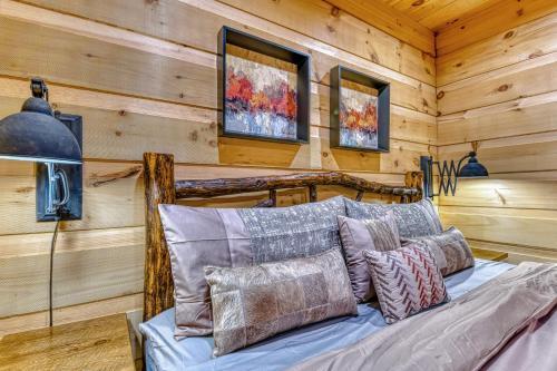 Noir Pine Creekside Chalet