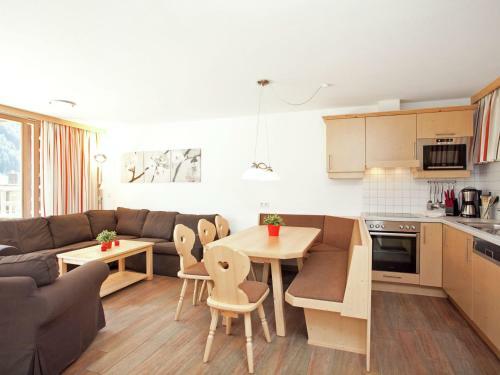 Holiday Home Drive In Chalet 1