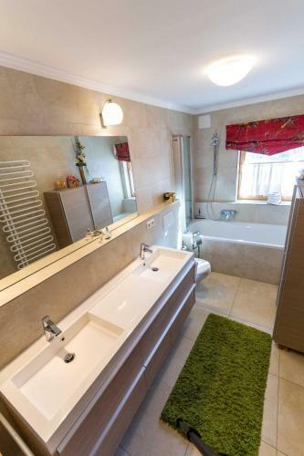 Apartamento Ferienwohnung Reitgest�t Waldeck