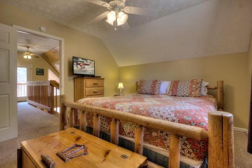 Bear Run Getaway #1136 By Aunt Bug's Cabin Rentals