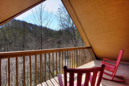 Bear Run Getaway #1136 By Aunt Bug's Cabin Rentals