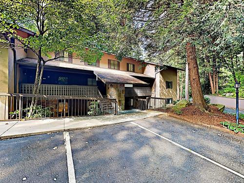 Apartamento New Listing! Mountain Marvel With Fireplace Condo