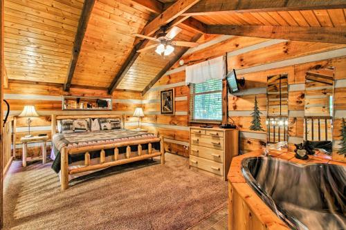 Secluded Forest Cabin - 4 Mi To Dwntwn Gatlinburg!