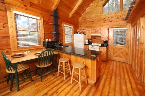 The Cuddle Hut Cabin