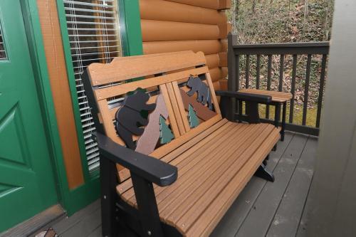 The Cuddle Hut Cabin
