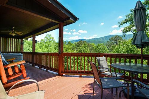Gatlinburg - Moonlight Mountain Views