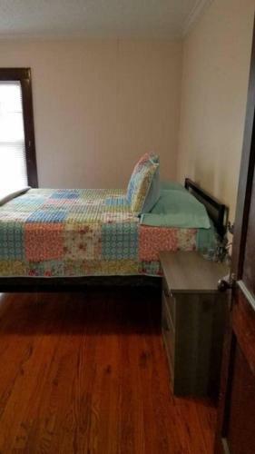 Quaint Apartment In Older East Knoxville