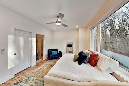 Brand-new Townhome - Steps To Hermitage Park Townhouse
