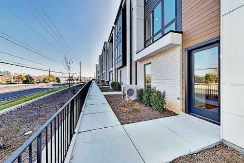 Brand-new Townhome - Steps To Hermitage Park Townhouse