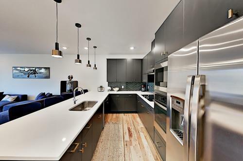 Brand-new Townhome - Steps To Hermitage Park Townhouse