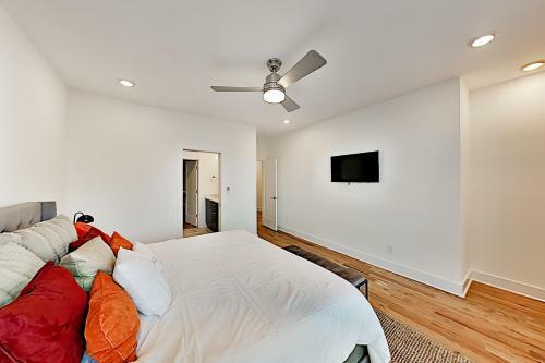 Brand-new Townhome - Steps To Hermitage Park Townhouse