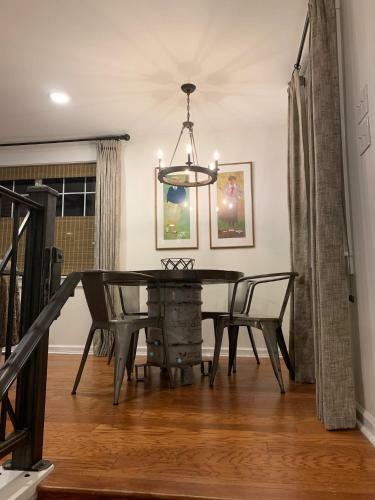 Boyd Harvey Main House & Carriage House