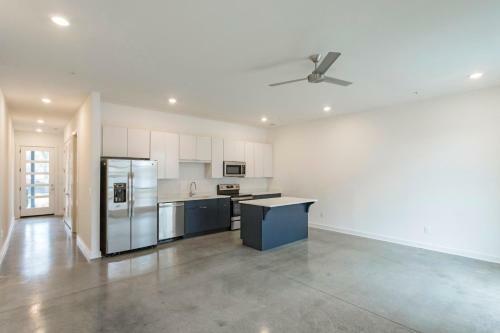 Modern Loft In Wedgewood Houston 90 Day Min