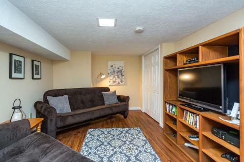 Grand Dream Vacation Home In Nashville 7+ Beds!