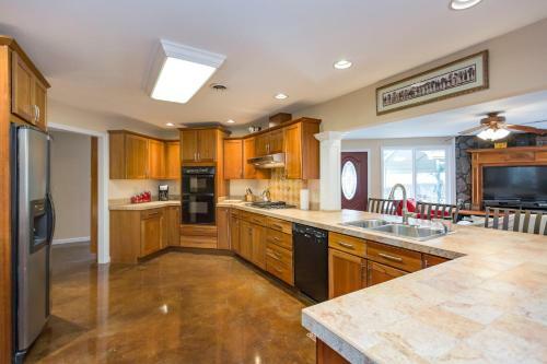 Grand Dream Vacation Home In Nashville 7+ Beds!