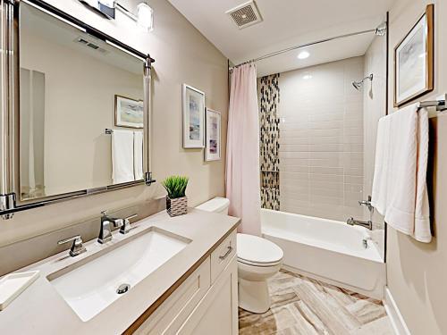 1011a 12th Ave North Townhome Townhouse