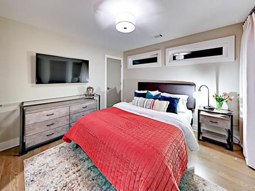1011a 12th Ave North Townhome Townhouse