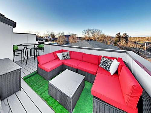 1011a 12th Ave North Townhome Townhouse