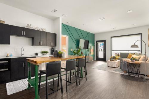 Apartamento Illume - Picture-perfect Oasis - All-suite Layout Condo