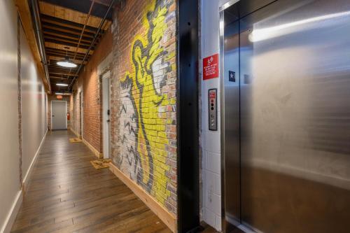 Apartamento New Listing! Chic Condo With Pool & Rooftop Deck Condo