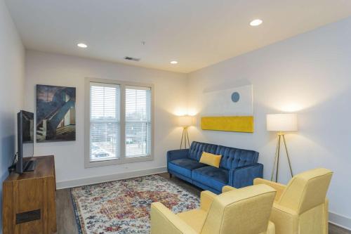 Artsy Inglewood Condo